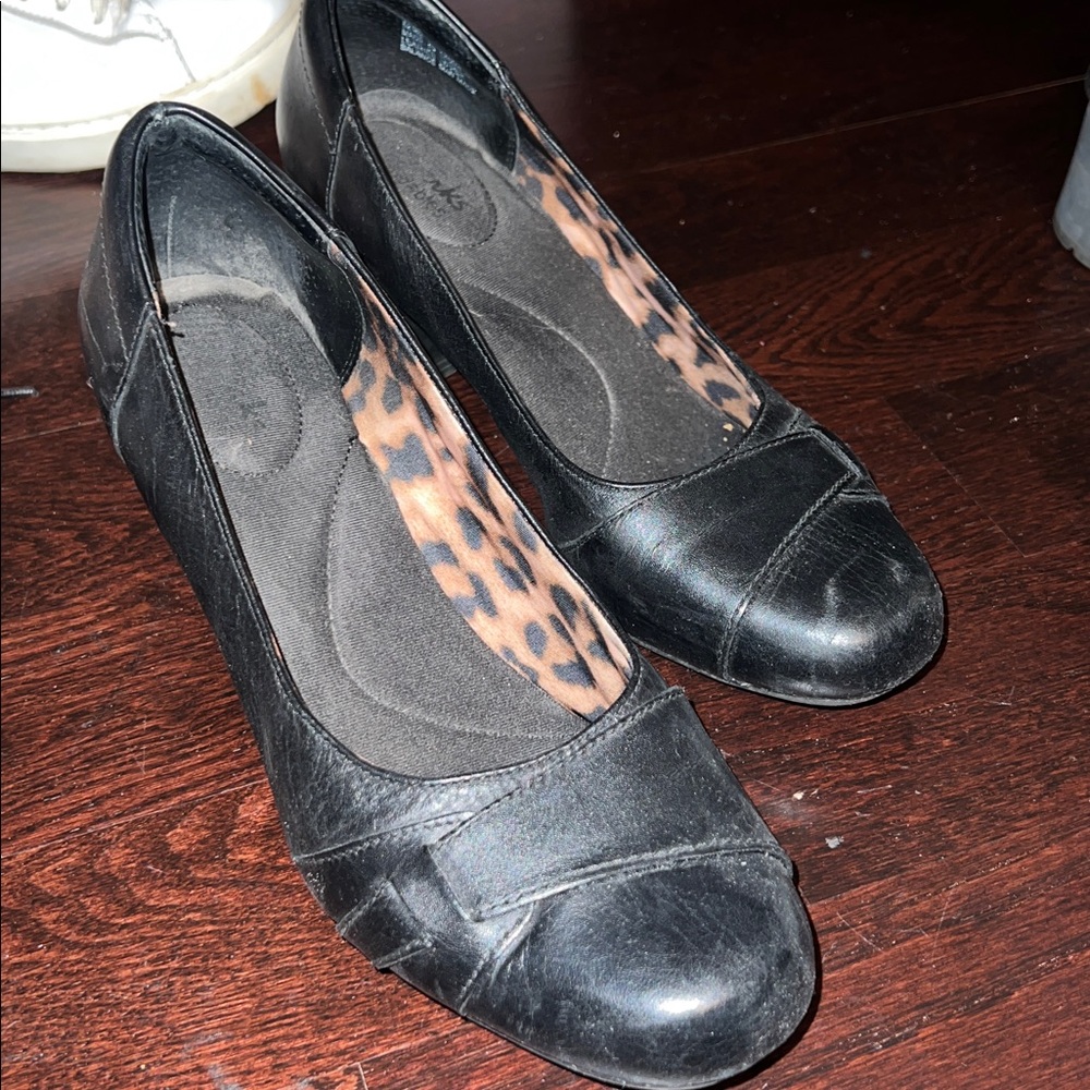 Clark’s worn heels 9 medium